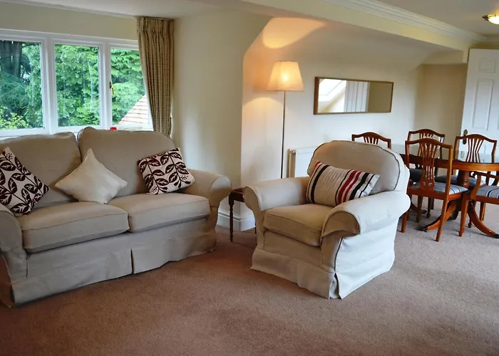 Meadowcroft No 7 度假居 *